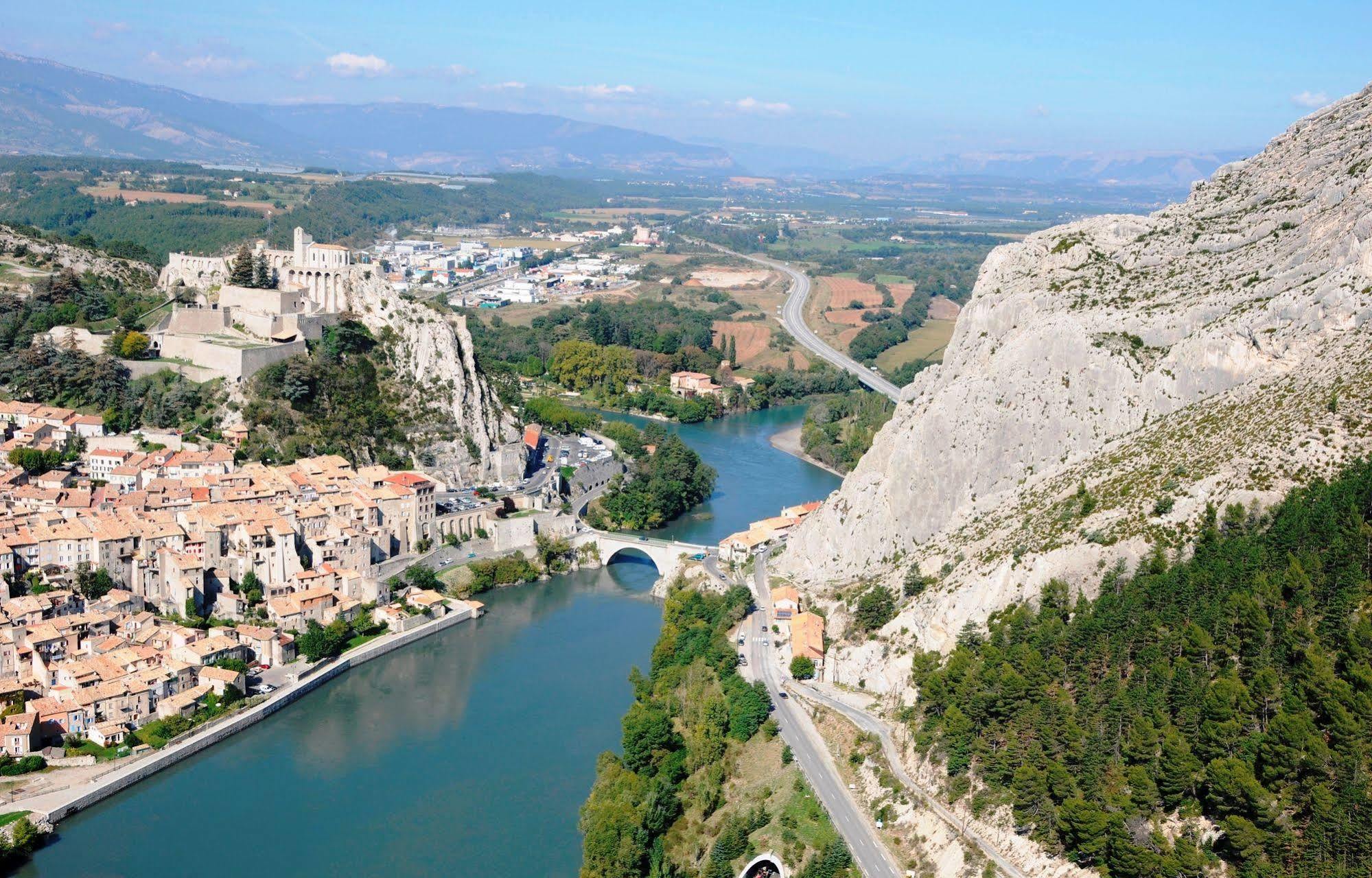 Ibis Budget Sisteron Luaran gambar